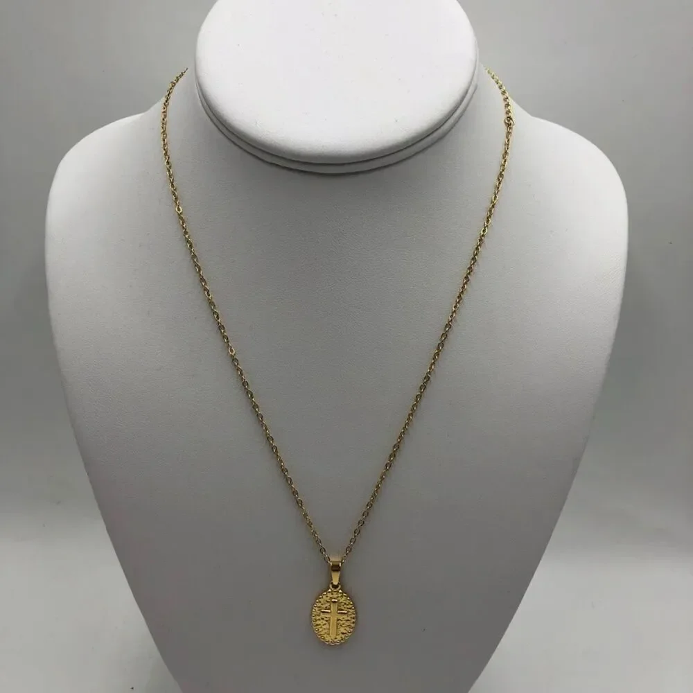 18K Gold Plated Round Cross Faith Religious Necklace Hypoallergenic Waterproof